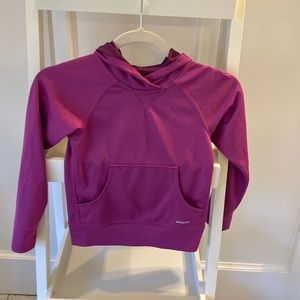 Patagonia, girls hooded Purple.  Lightweight, dri-fit / mesh material. XS (5-6).